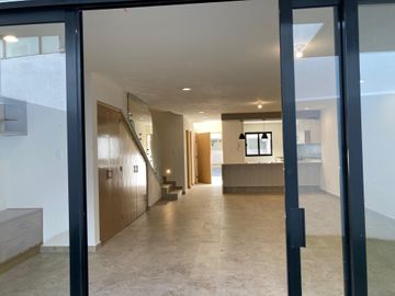 Casa en renta - LOMAS 4° SECCION, San Luis Potosí