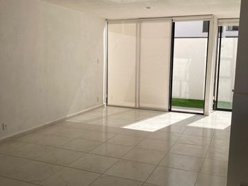 Casa en renta - RESIDENCIAL LOS LAGOS, San Luis Potosí