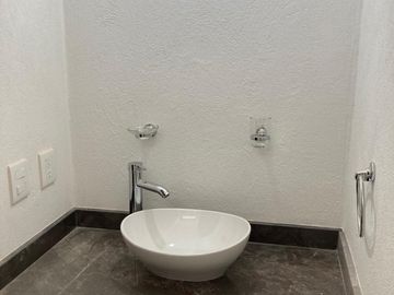 Casa en renta - RESIDENCIAL LOS LAGOS, San Luis Potosí