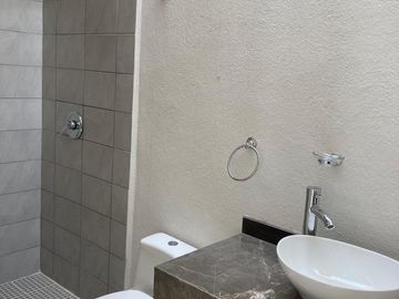 Casa en renta - RESIDENCIAL LOS LAGOS, San Luis Potosí