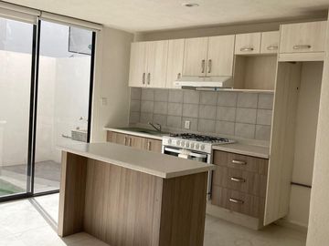Casa en renta - RESIDENCIAL LOS LAGOS, San Luis Potosí