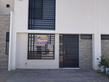 Casa en renta - RESIDENCIAL LOS LAGOS, San Luis Potosí
