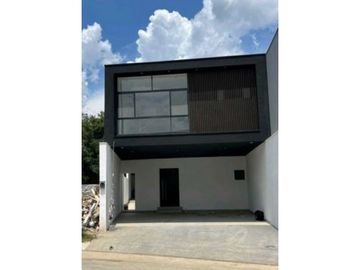 Casa en Venta Altares Residencial Santiago Nuevo Leon