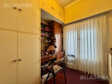 CASA VENTA  BAJO VICENTE LOPEZ 3 DORMITORIOS