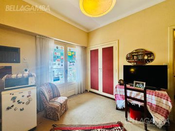 CASA VENTA  BAJO VICENTE LOPEZ 3 DORMITORIOS