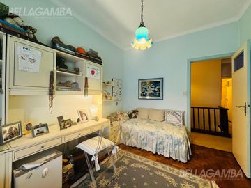 CASA VENTA  BAJO VICENTE LOPEZ 3 DORMITORIOS