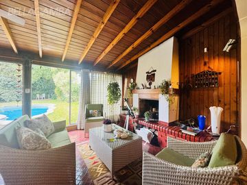 CASA VENTA  BAJO VICENTE LOPEZ 3 DORMITORIOS