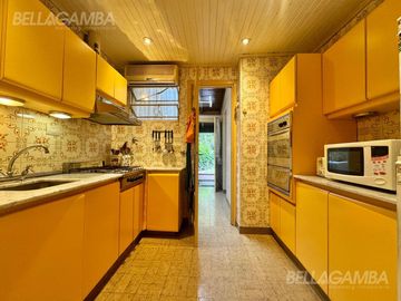 CASA VENTA  BAJO VICENTE LOPEZ 3 DORMITORIOS