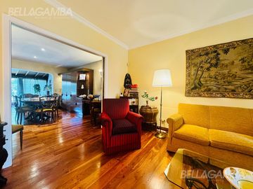 CASA VENTA  BAJO VICENTE LOPEZ 3 DORMITORIOS