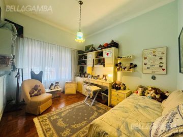 CASA VENTA  BAJO VICENTE LOPEZ 3 DORMITORIOS