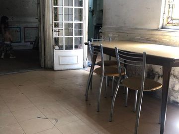 PH 4 ambientes en  Barracas con patio a metros de Montes de Oca