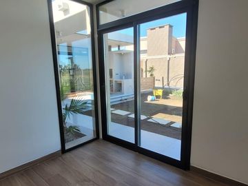 Casa en venta a Estrenar en San Ramiro, Pilar del Este