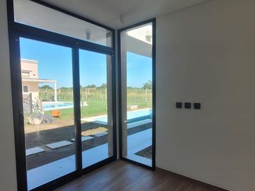 Casa en venta a Estrenar en San Ramiro, Pilar del Este