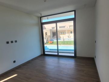 Casa en venta a Estrenar en San Ramiro, Pilar del Este