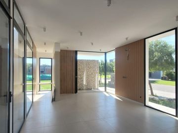Casa en venta a Estrenar en San Ramiro, Pilar del Este
