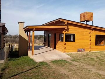 Cabaña en Venta en Los Reartes Dos Dormitorios y Entorno Natural