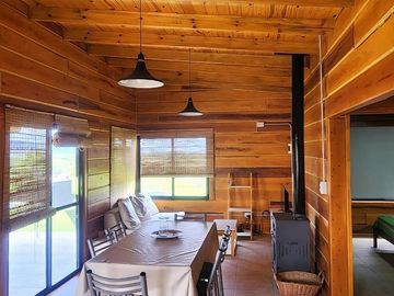 Cabaña en Venta en Los Reartes Dos Dormitorios y Entorno Natural