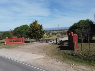 Cabaña en Venta en Los Reartes Dos Dormitorios y Entorno Natural