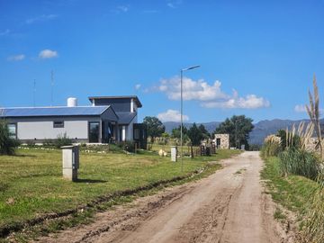 Cabaña en Venta en Los Reartes Dos Dormitorios y Entorno Natural