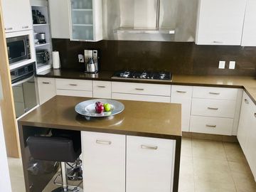 VENTA DEPARTAMENTO LOMAS COUNTRY -VISTA !
