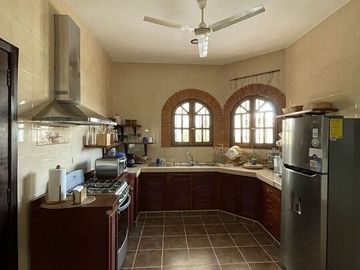 En venta casa dentro de privada en Temozón Nte.