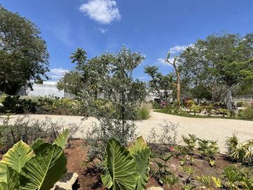 En venta casa dentro de privada en Temozón Nte.