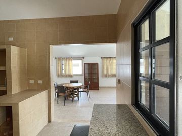 En venta casa dentro de privada en Temozón Nte.