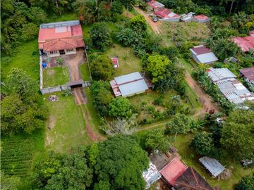 Se vende lote en Nuevo Emperador