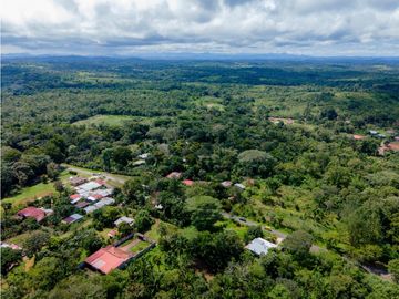 Se vende lote en Nuevo Emperador