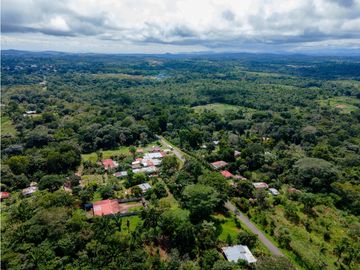 Se vende lote en Nuevo Emperador