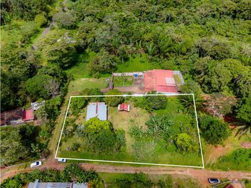 Se vende lote en Nuevo Emperador