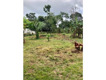 Se vende lote en Nuevo Emperador