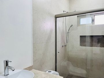 Estrene casa moderna