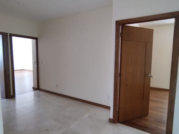 Se vende departamento en Lomas Altas