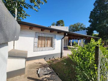Casa en venta de 3 dormitorios c/ cochera en El Cadillal