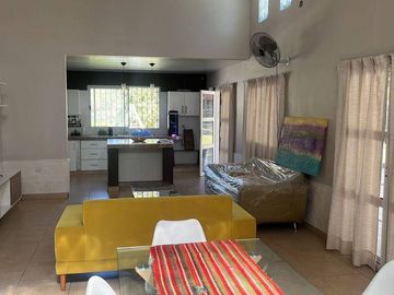 Casa en venta de 3 dormitorios c/ cochera en El Cadillal