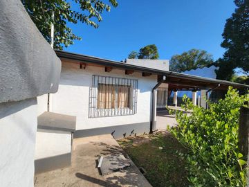Casa en venta de 3 dormitorios c/ cochera en El Cadillal