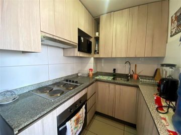 Departamento en Venta en Sargento Aldea / Estacionamiento y Bodega / 2D y1B