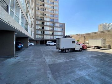 Departamento en Venta en Sargento Aldea / Estacionamiento y Bodega / 2D y1B