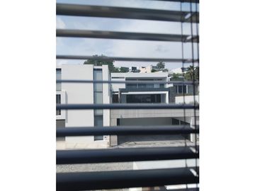 SE VENDA CASA SOLA EN BURGOS CONDOMINIO CERRADO CON VIGILANCIA