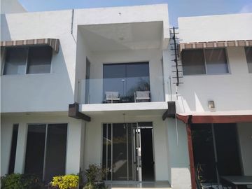 SE VENDA CASA SOLA EN BURGOS CONDOMINIO CERRADO CON VIGILANCIA