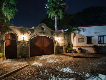 Hotel de Lujo en Venta con Excelente Ocupación en Cuernavaca, Mórelos