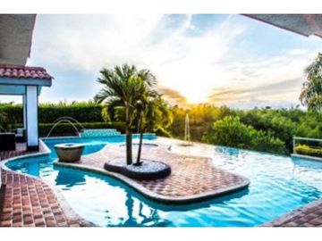 se vende  Casa Campestre 8 habitaciones Cerritos Teatro Piscina