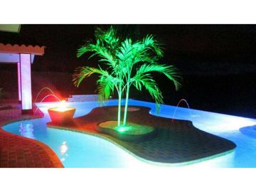 se vende  Casa Campestre 8 habitaciones Cerritos Teatro Piscina
