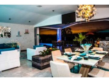 se vende  Casa Campestre 8 habitaciones Cerritos Teatro Piscina