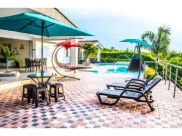 se vende  Casa Campestre 8 habitaciones Cerritos Teatro Piscina