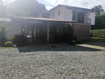 Se vende casa campestre en conjunto, Quindio