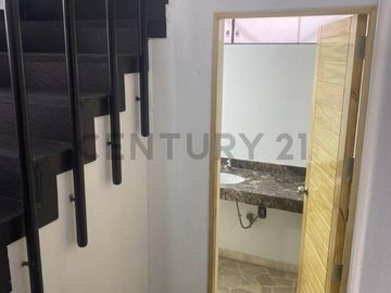 Oportunidad única! Casa de 3 pisos en venta en San Borja