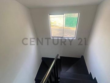 Oportunidad única! Casa de 3 pisos en venta en San Borja