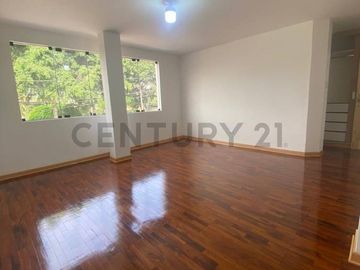 Oportunidad única! Casa de 3 pisos en venta en San Borja